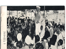  Pt. Nehru addressing the sadan parivar. Sitting Jeeji and Da Sahib