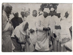  Pt. Nehru planting the sapling of ‘Bodhi vraksha’