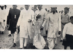  Left to Right : M.B.Bhargava M.P. Ajmer, Pt. Nehru, Da Sahib